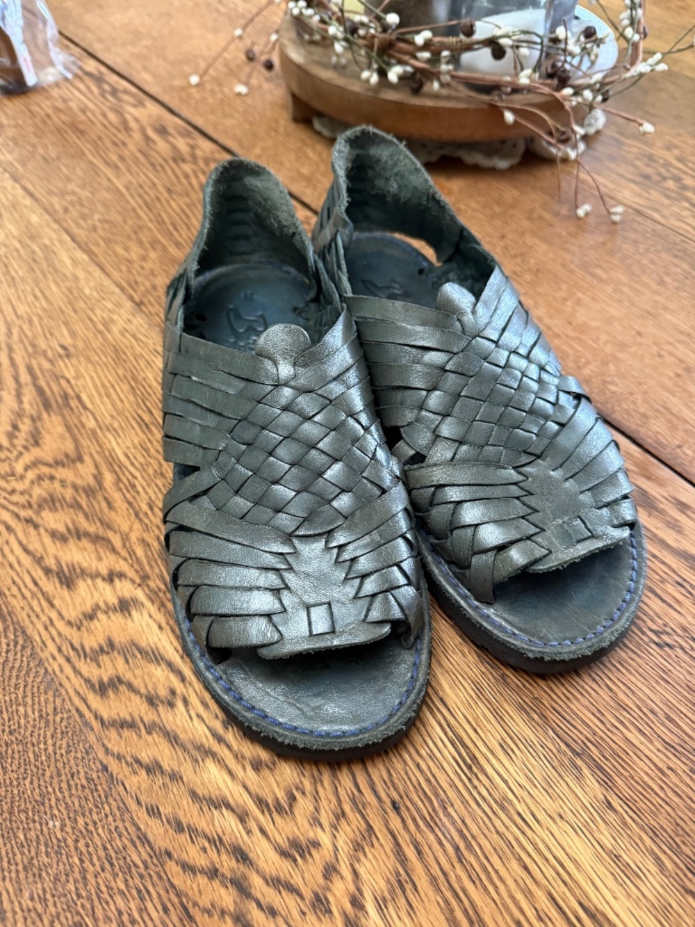 BRAND X Hurr sandals women's size 8